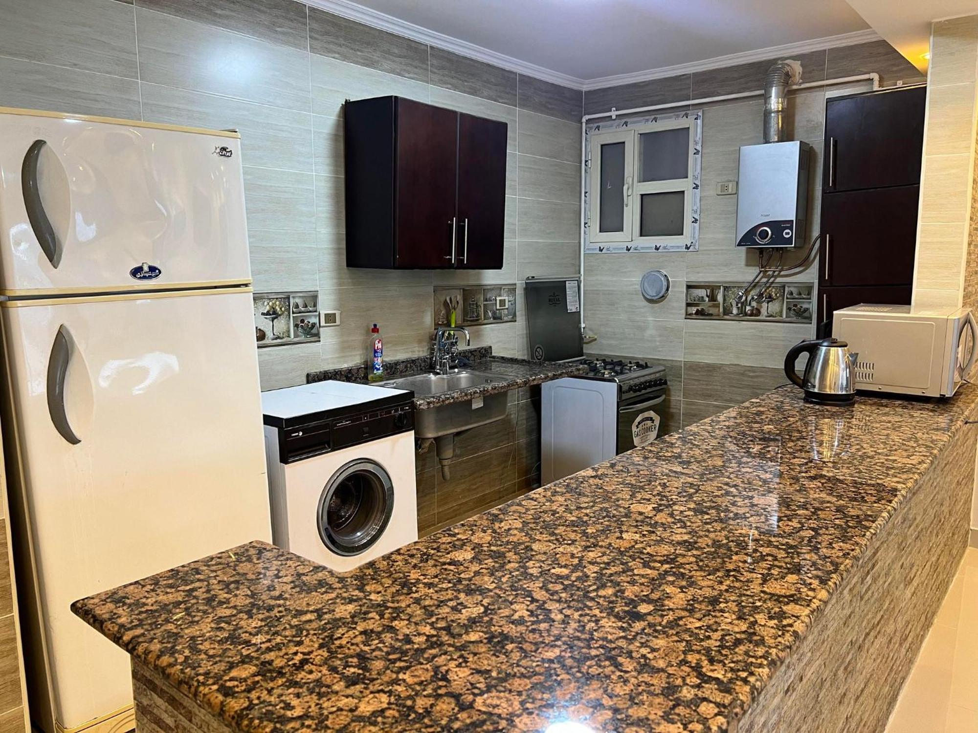 Comfy Luxurious Apartments In Central Location In Mansheyet El Bakry East Cairo Exterior foto
